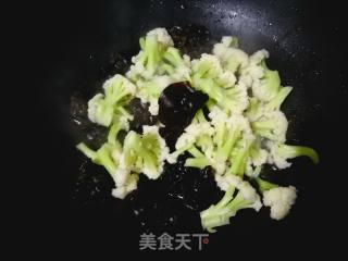 Stir-fried Fungus with Organic Cauliflower recipe