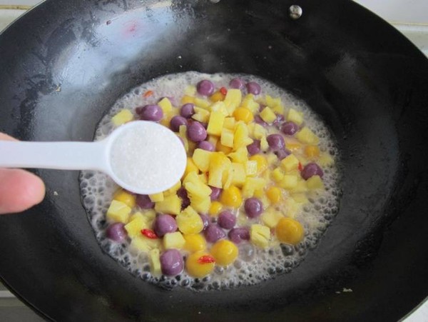 Pineapple Colored Glutinous Rice Balls recipe
