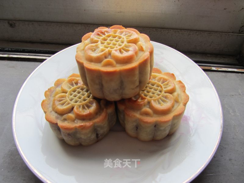 The First Season of Imperfect Mooncakes-lucent Bean Paste Mooncakes