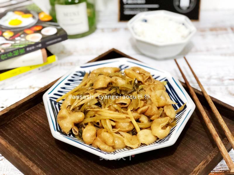 Stir-fried Pig Intestines with Ginger and Pickled Cabbage recipe