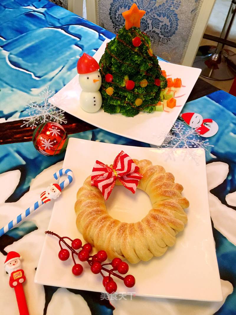 Christmas Wreath Bread