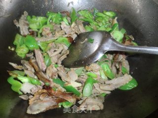 Stir-fried Roast Duck with Hot Pepper recipe