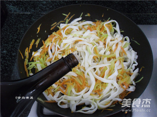 Stir-fried Hor Fun with Three Silks recipe