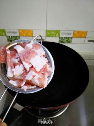 Fried Noodles with Bamboo Shoots and Sliced Pork recipe