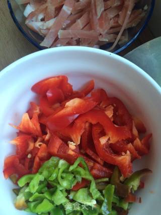 Fried Noodles with Shredded Pork and Cumin recipe