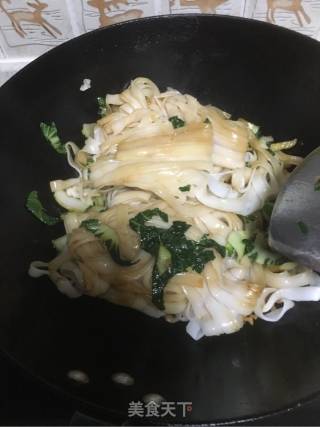 Fried Hor Fun with Egg recipe