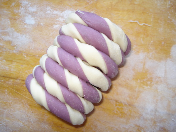 Purple Sweet Potato Two-color Bean Paste Bun recipe