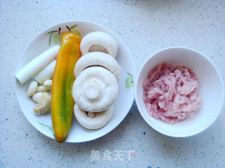 Stir-fried Shredded Pork with Mushroom recipe