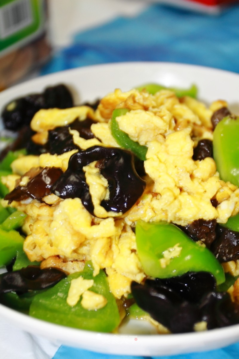 3 Minute Quick Scrambled Eggs with Black Fungus recipe