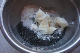 Reunion Round ~ Colorful Black Sesame Glutinous Rice Balls recipe