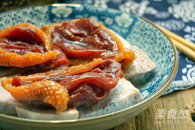 Steamed Cantonese-style Cured Duck with Taro recipe