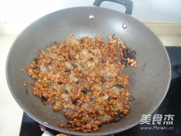 Noodles with Minced Meat and Shrimp Paste recipe