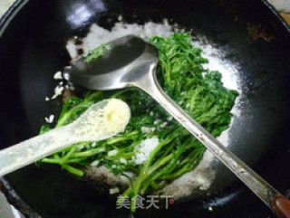 Garlic Chrysanthemum recipe