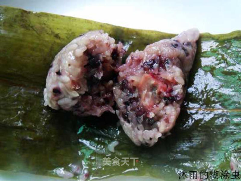 Dragon Boat Festival Love-black and White Glutinous Rice and Fresh Meat Dumplings recipe