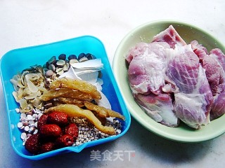 Qingbuliang Pork Tendon Old Fire Soup recipe