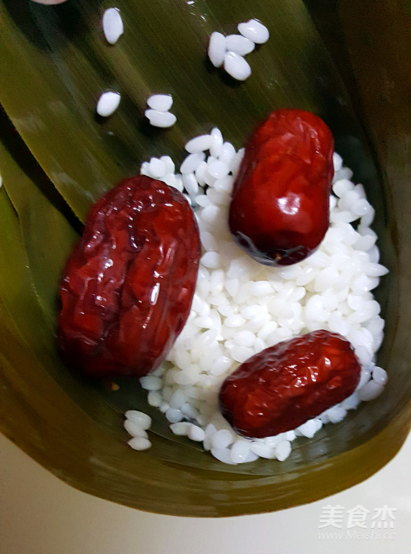 Traditional Jiangmi Red Date Zongzi recipe