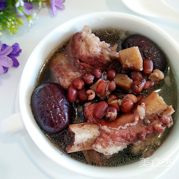 Poria and Red Bean Stewed Pork Ribs Soup recipe