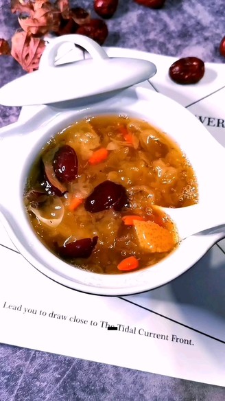 Red Dates, White Fungus, Chuanbei, Snow Pear Soup recipe