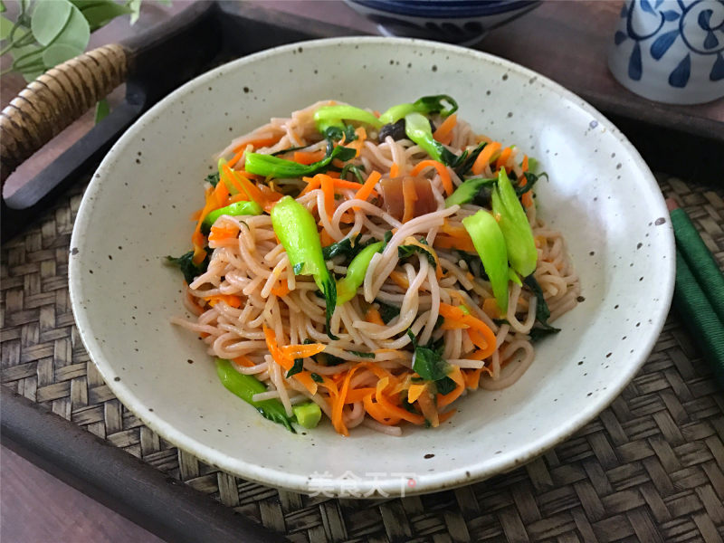 Rice Noodles with Eight Treasure Sauce recipe