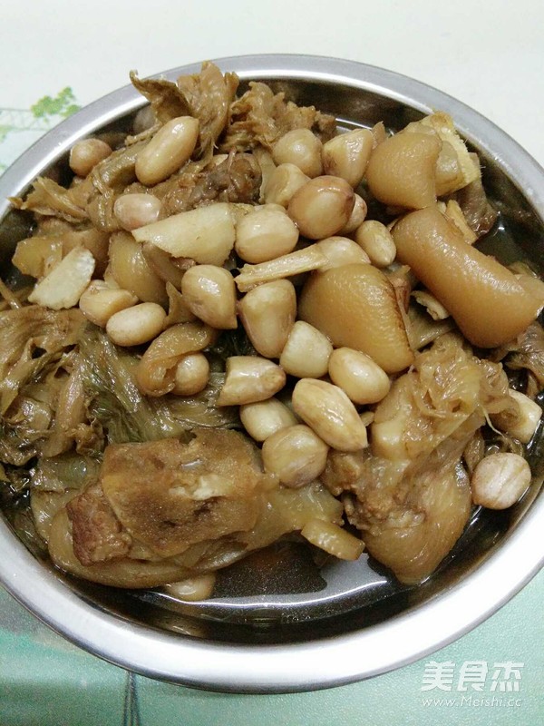 Braised Pork Trotters with Dried Vegetables recipe