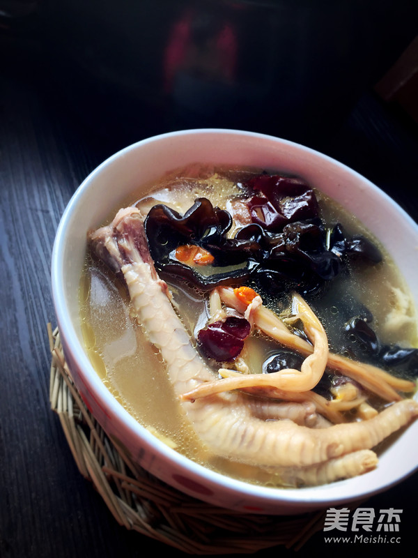 Wontons with Red Dates, Wolfberry and Chicken Soup recipe