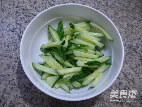 Cucumber Mixed Jellyfish recipe