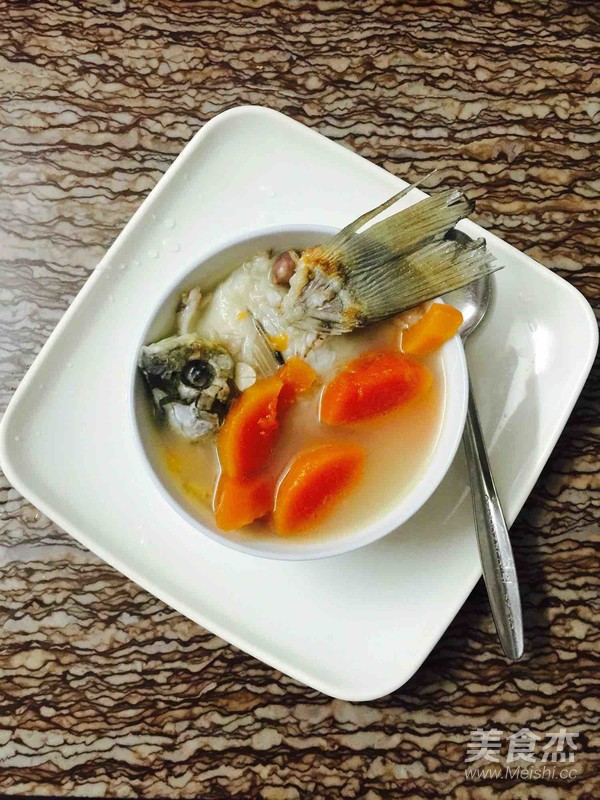 Papaya Crucian Carp Soup recipe