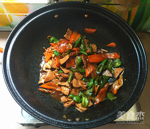 Stir-fried Carrot and Pork Liver with Sauce recipe