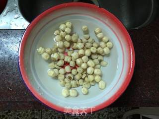 White Fungus and Lotus Seed Soup recipe