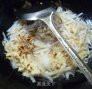 Stir-fried Shredded Carrot with Shrimp Skin Thousands recipe
