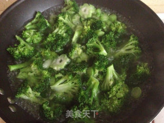 Stir-fried Broccoli with Sweet and Sour Garlic Tomato Sauce recipe