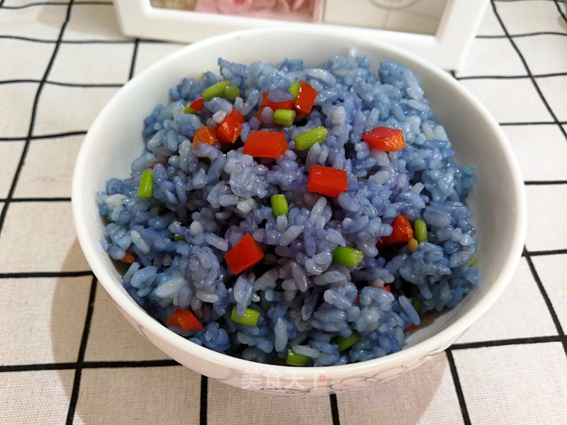 Fried Rice with Butterfly Pea Flower