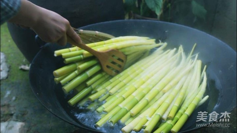 Stir-fried Twice-cooked Pork with Dried Bamboo Shoots recipe