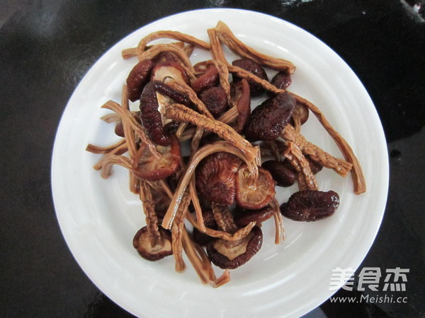Chashu Mushroom Spare Ribs Soup recipe