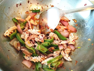 [stir-fried Squid with Spicy Sauce] recipe