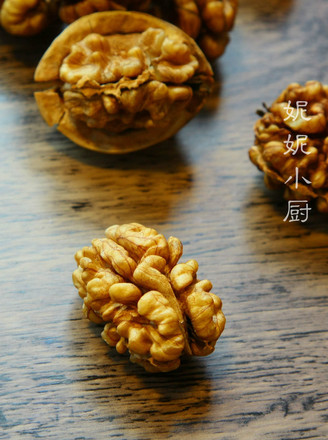 How to Open Walnuts