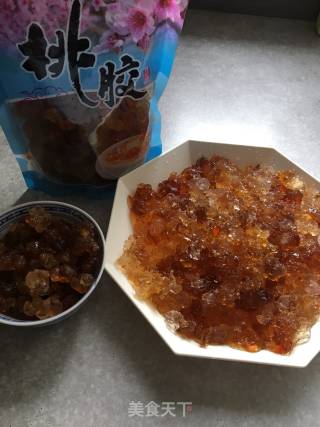 Rock Sugar Wolfberry Peach Gum Mixed with Milk recipe