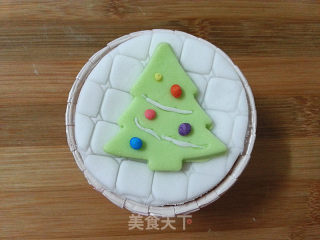 Make Christmas Fondant Cakes with Your Kids recipe