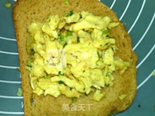 Whole Wheat Sandwich with Chopped Green Onion and Egg recipe