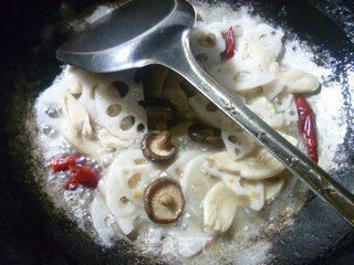 Stir-fried Lotus Root with Mushrooms and Soy Protein recipe