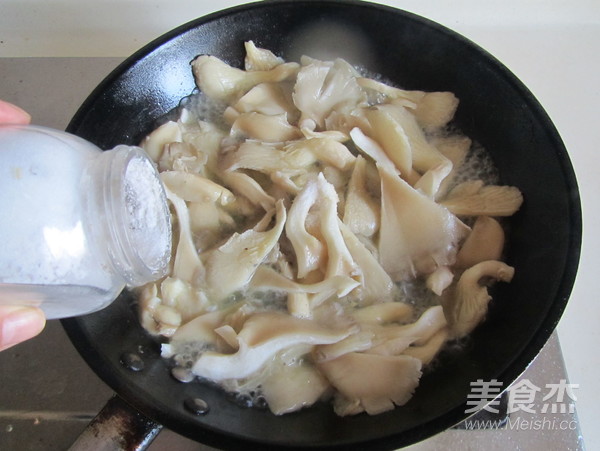 Scrambled Eggs with Mushroom recipe