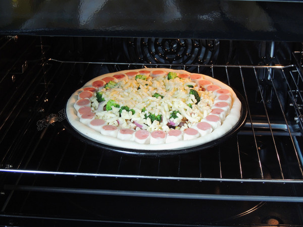 Mushroom Ham Lace Pizza recipe