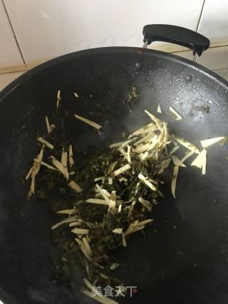 Stir-fried Shredded Pork with Winter Bamboo Shoots and Pickled Vegetables recipe