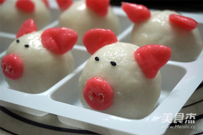 Piggy Snowy Mooncakes recipe