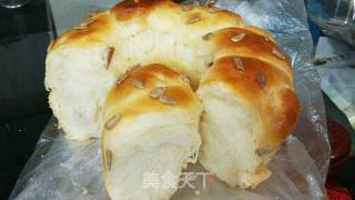 Raisin Flower Bread recipe