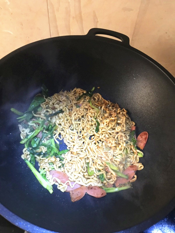 #中卓炸酱面# Fried Noodles with Green Vegetables and Sausage recipe