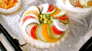 Variety of Food is Not So Difficult-colorful Vegetable Whirlwind Pizza recipe