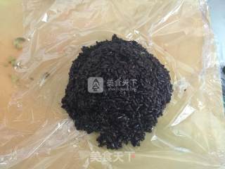 Black Glutinous Rice and Salty Rice Balls recipe