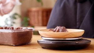 Start Making Egg Yolk Crisps from Fried Red Bean Paste (video) recipe