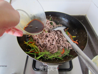 Stir-fried Shredded Beef with Coriander recipe